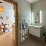 100m2 Wenceslas Comfort, 3bdr With Netflix Apartment