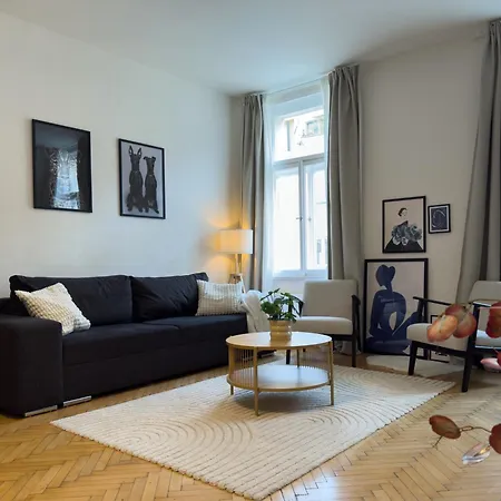 100m2 Wenceslas Comfort, 3bdr With Netflix *