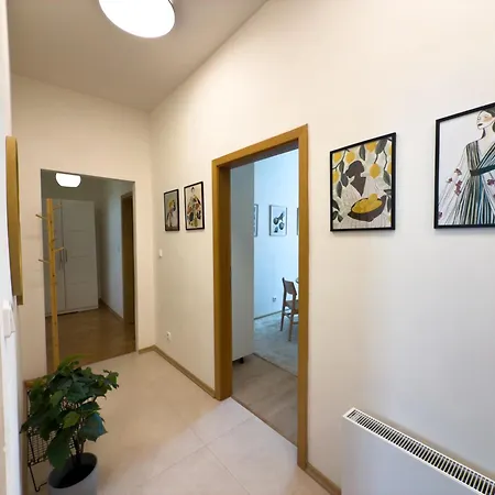 Apartamento 100m2 Wenceslas Comfort, 3bdr With Netflix