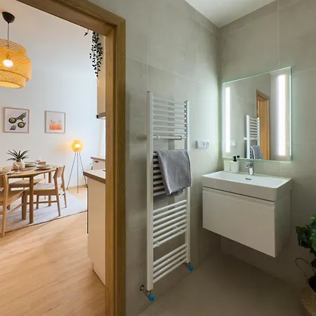 100m2 Wenceslas Comfort, 3bdr With Netflix 公寓