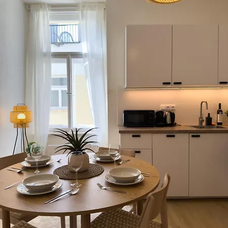 100m2 Wenceslas Comfort, 3bdr With Netflix * Praga