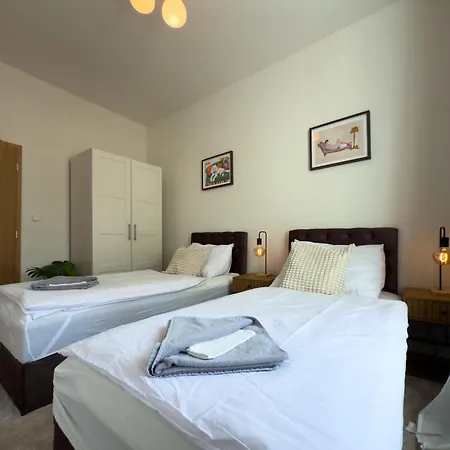 100m2 Wenceslas Comfort, 3bdr With Netflix Apartamento *