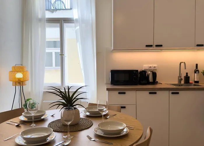 100m2 Wenceslas Comfort, 3bdr With Netflix * Прага