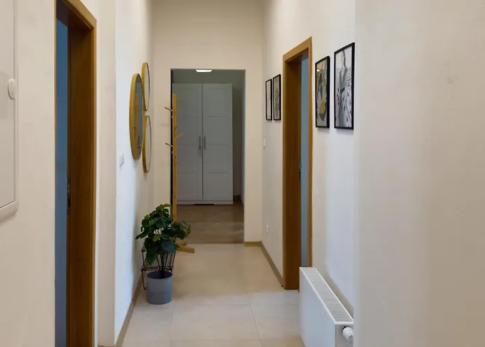 100m2 Wenceslas Comfort, 3bdr With Netflix