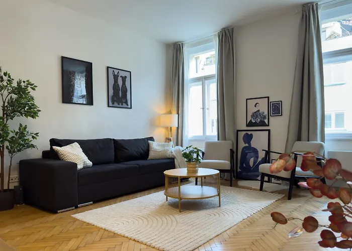 100m2 Wenceslas Comfort, 3bdr With Netflix *
