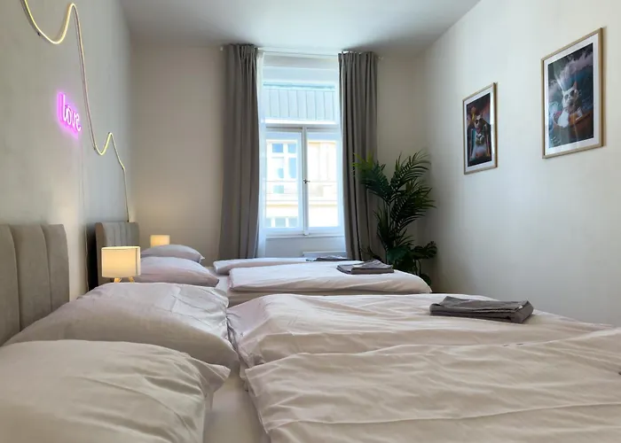 100m2 Wenceslas Comfort, 3bdr With Netflix Lägenhet *