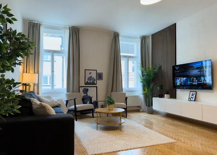100m2 Wenceslas Comfort, 3bdr With Netflix *